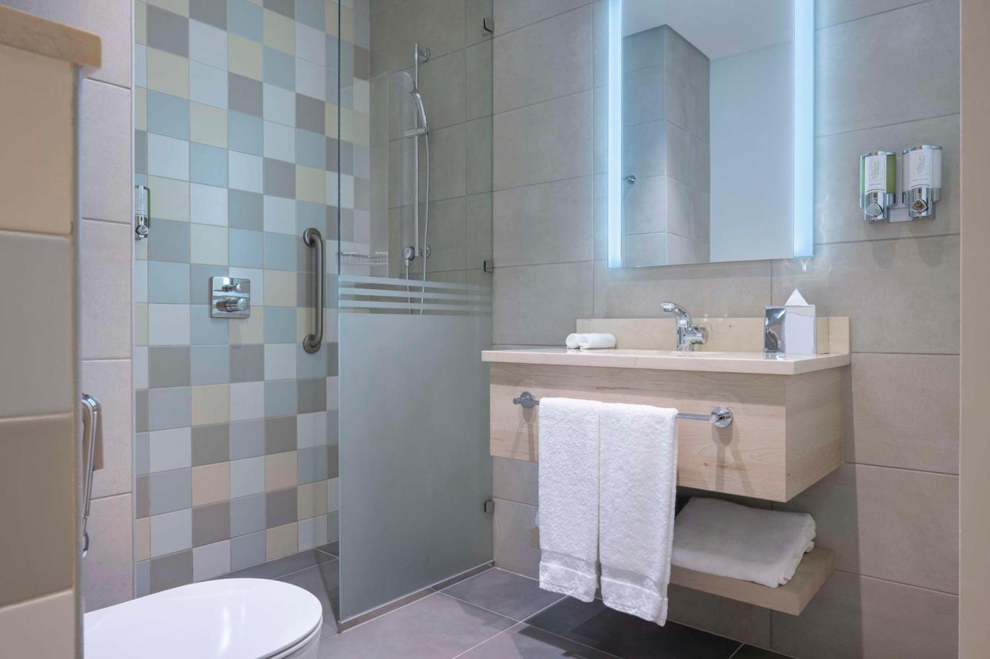 Hotel Hampton By Hilton Doha Old Town Extérieur photo